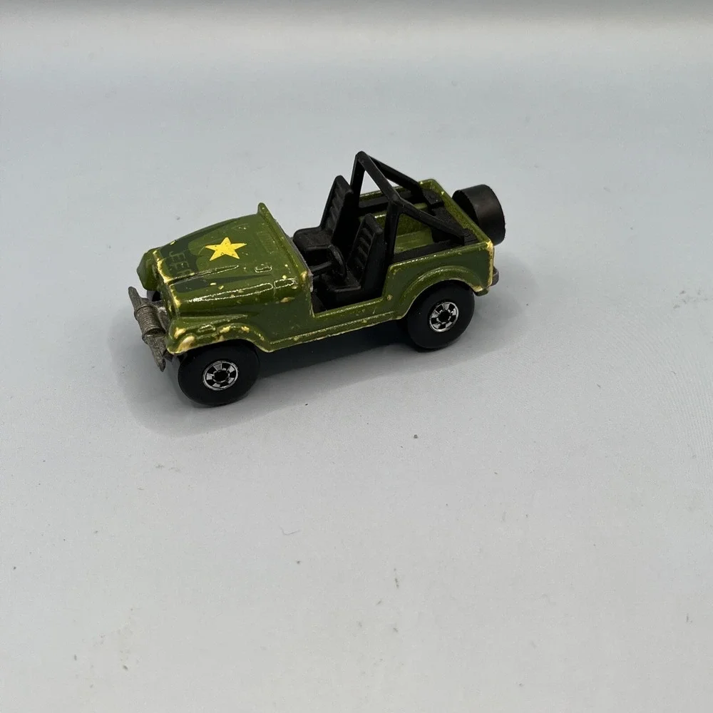 Hot Wheels 1981 Jeep CJ7 Green Military Army Star Vintage Diecast Malaysia C1